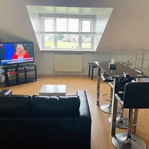 1 Bed Flat At Drum Street Apartment