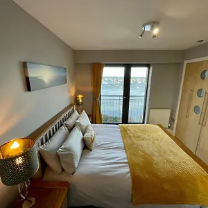 Corinthian Quay Apartment